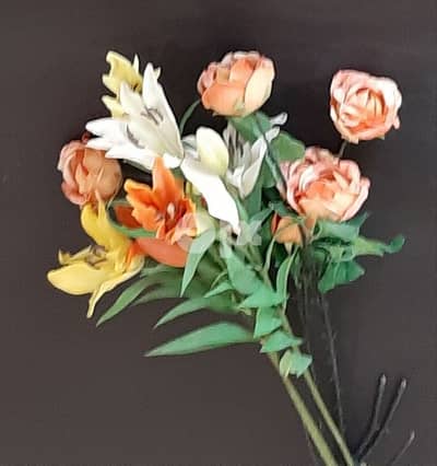 IKEA ARTIFICIAL FLOWERS 6pcs sparingly used