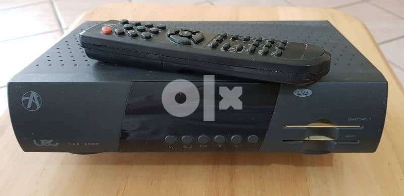 Satellite TV Receiver with Remote A 2 Card Slot 0