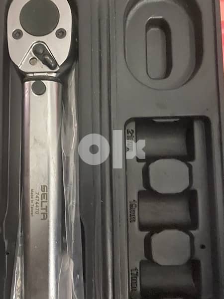 torque wrench for engines 1