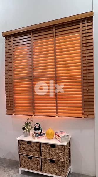 Curtains / Blinds (wood/wooden blinds) 1