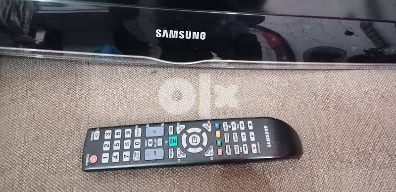 Samsung LCD TV 42 inches with original remote in  made in Malaysia 3