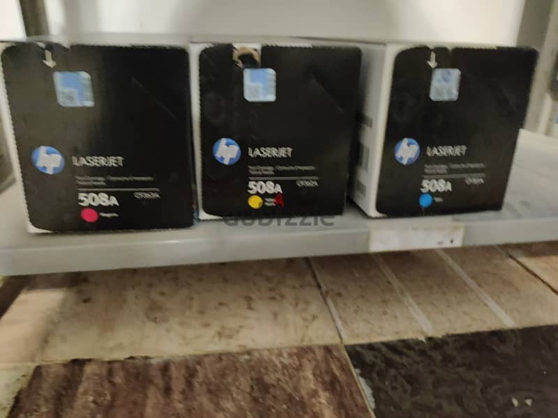 we buy and sale all origenal toner and Ink 8