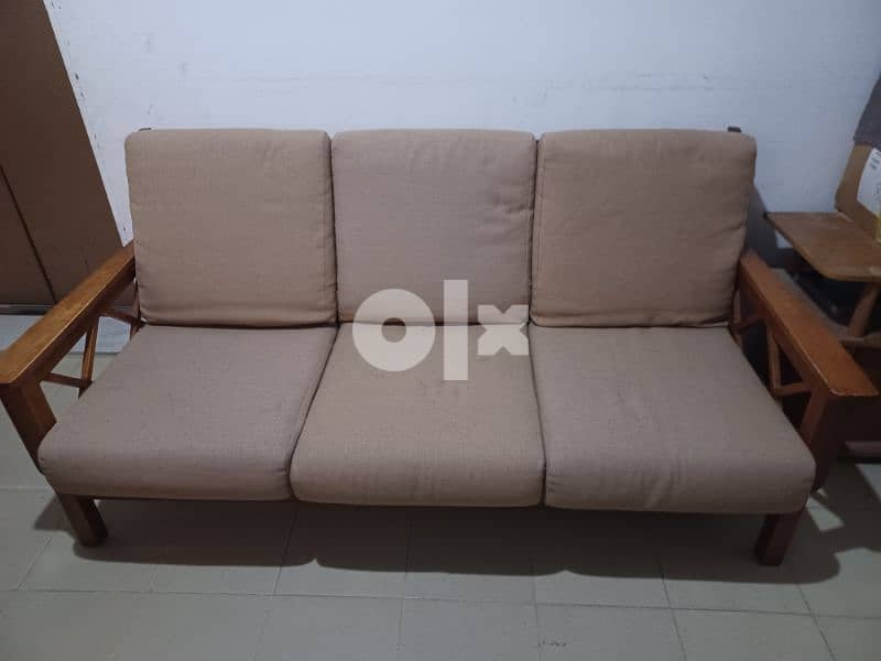 Comfortable wooden sofa set, 6 seater. 0