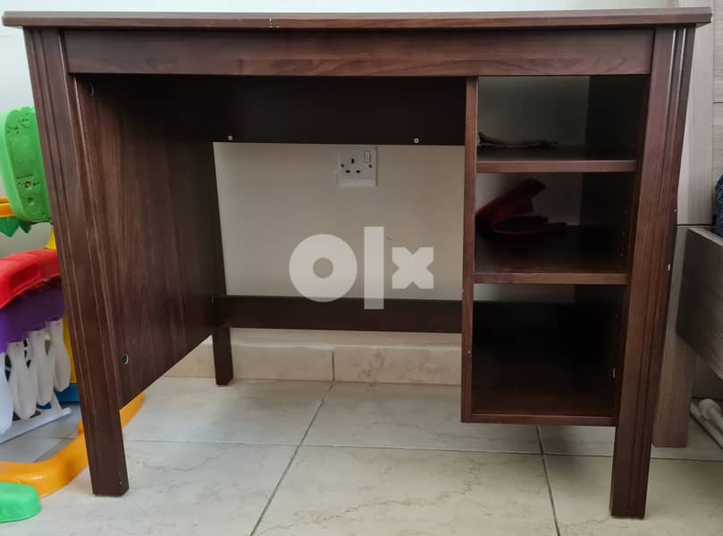 Hi-Dining Table with 4 chairs for sale in 100kd 4