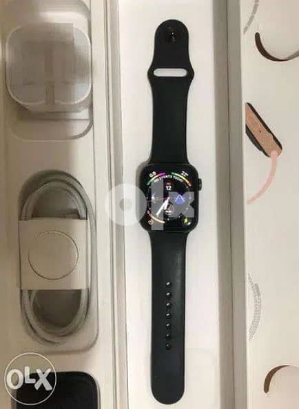 Apple Watch Series 4 44mm GPS + Cellular 2