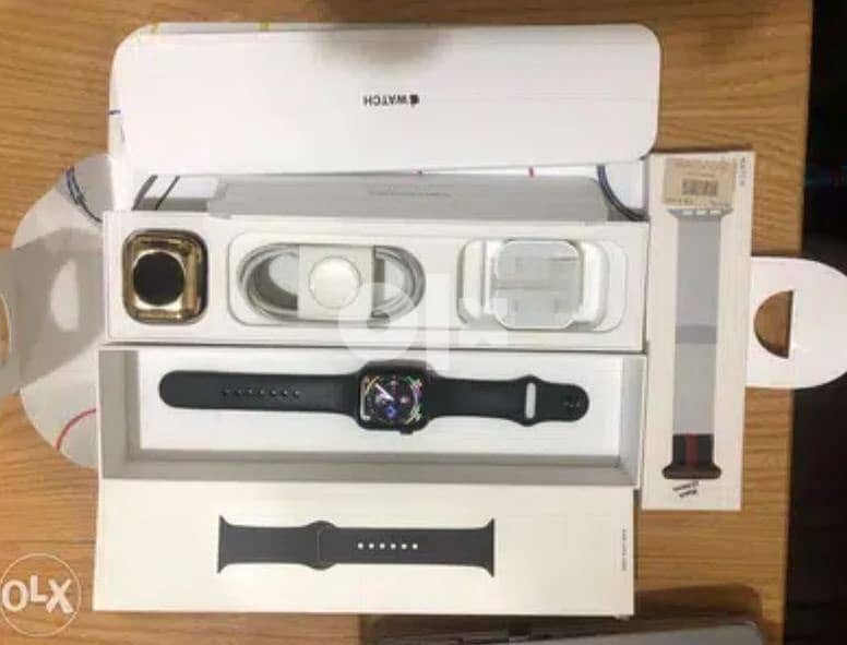 Apple Watch Series 4 44mm GPS + Cellular 3